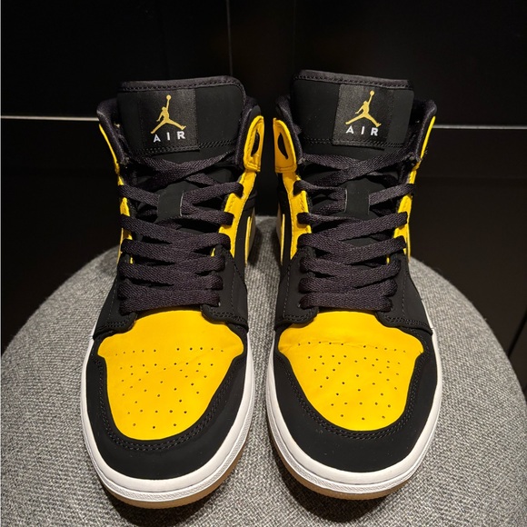 Air Jordan Mid New Love 2017 Mens 9 Women’s 10.5 Black-Yellow - Picture 2 of 10